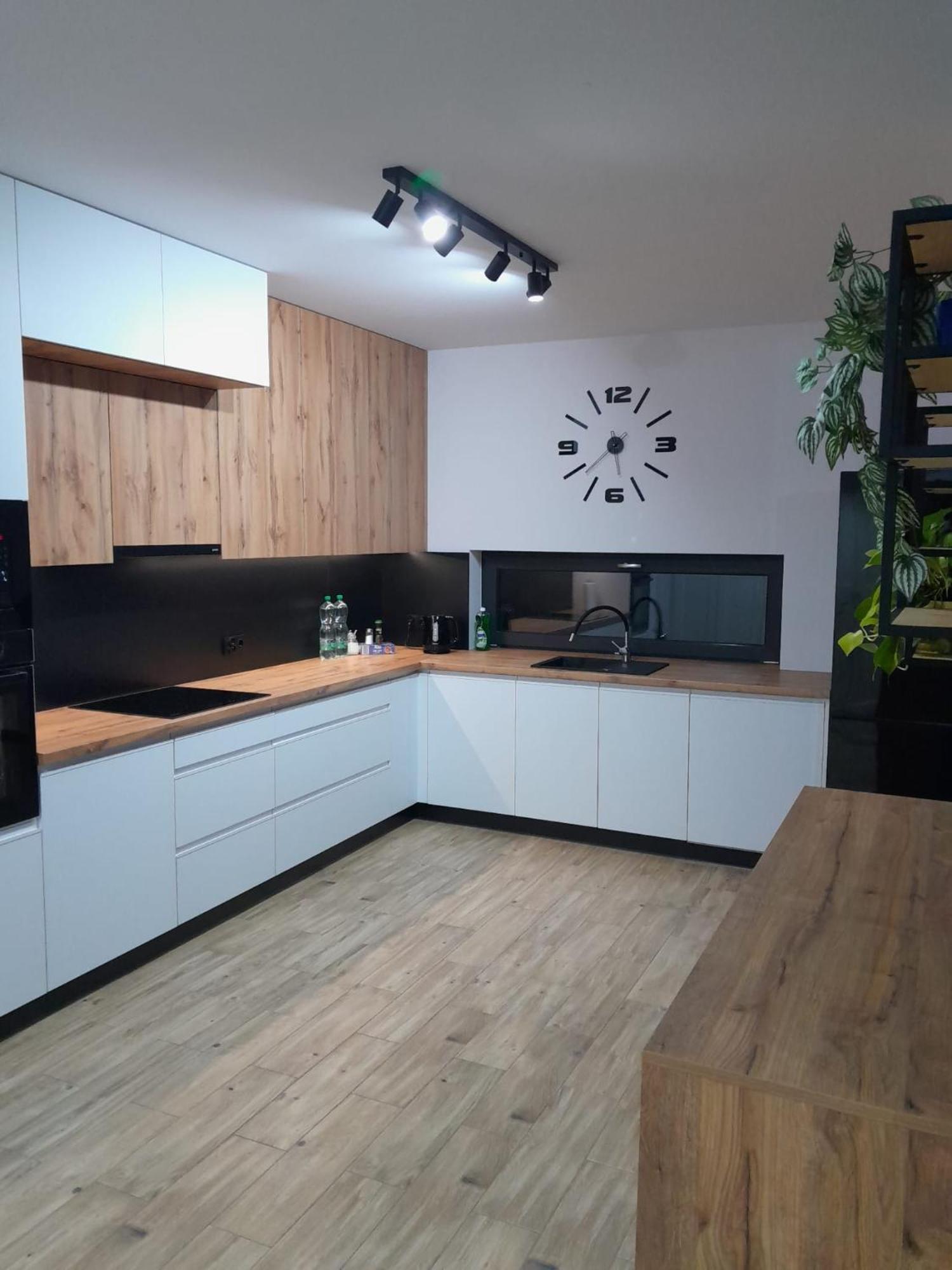 Nowy Luksusowy Apartament Z Tarasem I Ogrodem Prywatny Parking Zerniki Gliwice Exterior photo